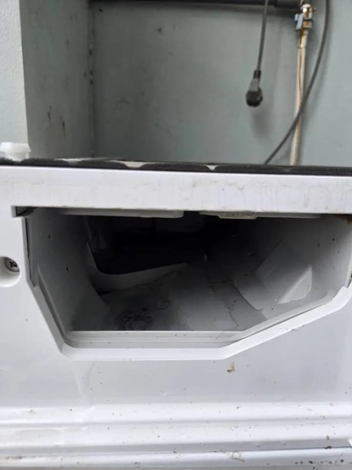 Trước sửa máy giặt cửa ngang LG tại Gò Vấp — thợ Lê Hữu Lộc