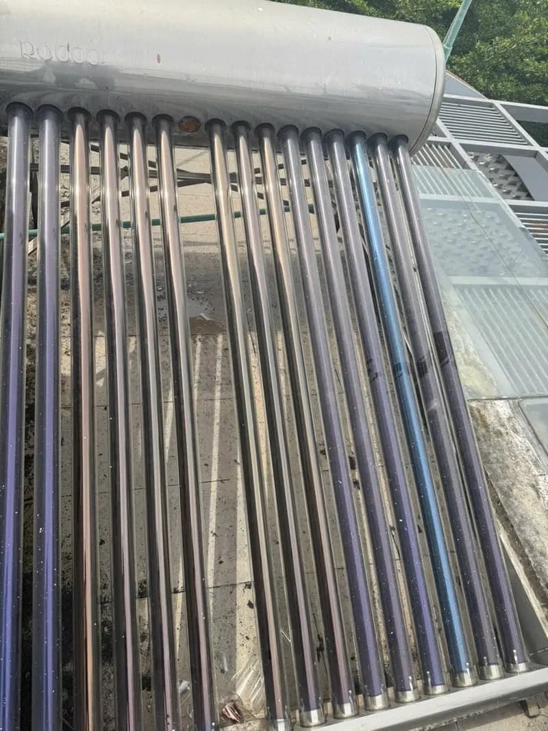 Trước sửa máy nước nóng năng lượng mặt trời Rodoo tại Phường Thảo Điền, Thủ Đức — thợ Bùi Văn An