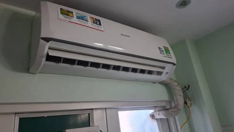 Trước sửa máy lạnh treo tường Sharp tại Phường Bình Trị Đông A, Bình Tân — thợ Nguyễn Thanh Tiến