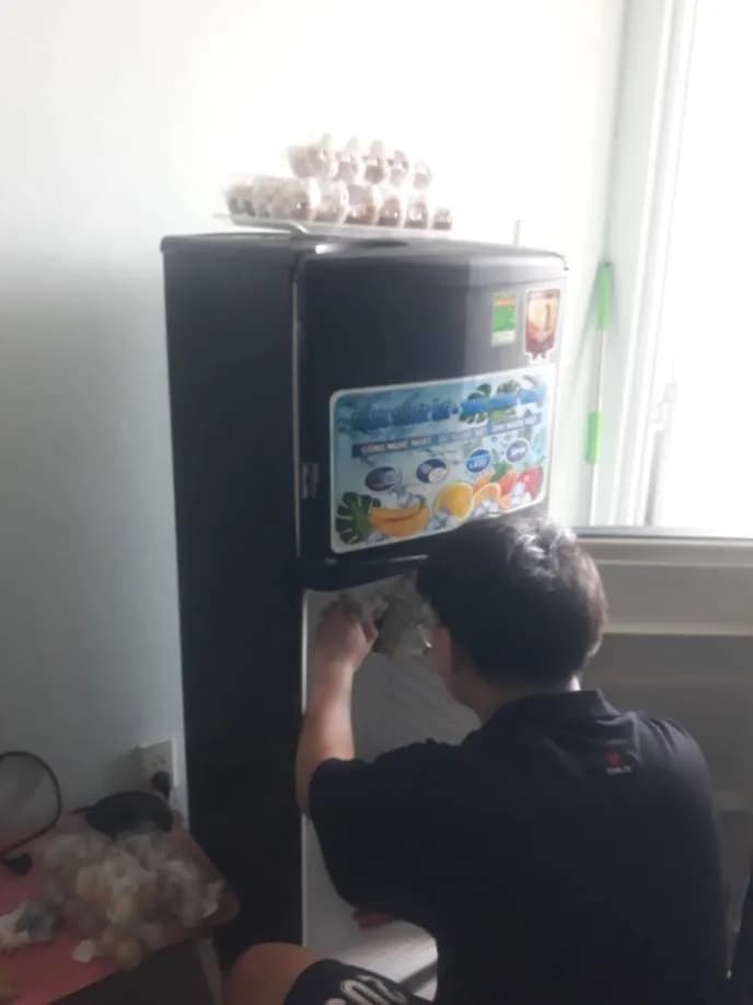 Sau khi hoàn thành sửa tủ lạnh tại Quận 10 — thợ Đặng Anh Huy