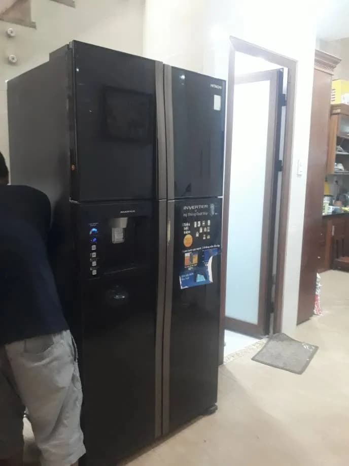 Trước sửa tủ lạnh side-by-side Hitachi tại Tân Bình — thợ Đặng Anh Huy