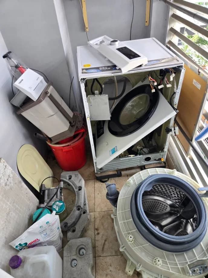 Trước sửa máy giặt cửa ngang Toshiba tại Tân Bình — thợ Lê Hữu Lộc