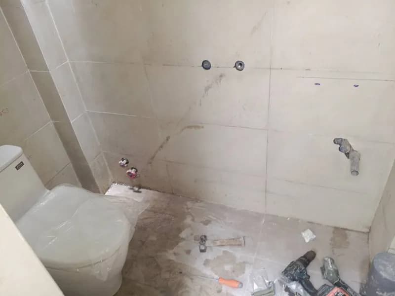 Trước sửa bồn cầu Aqua tại Quận 12 — thợ Trần Ngọc Tùng