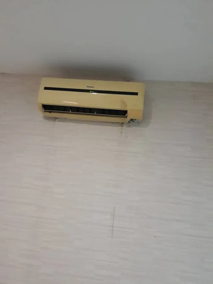 Trước sửa máy lạnh treo tường Reetech tại Bình Chánh — thợ Đặng Anh Huy
