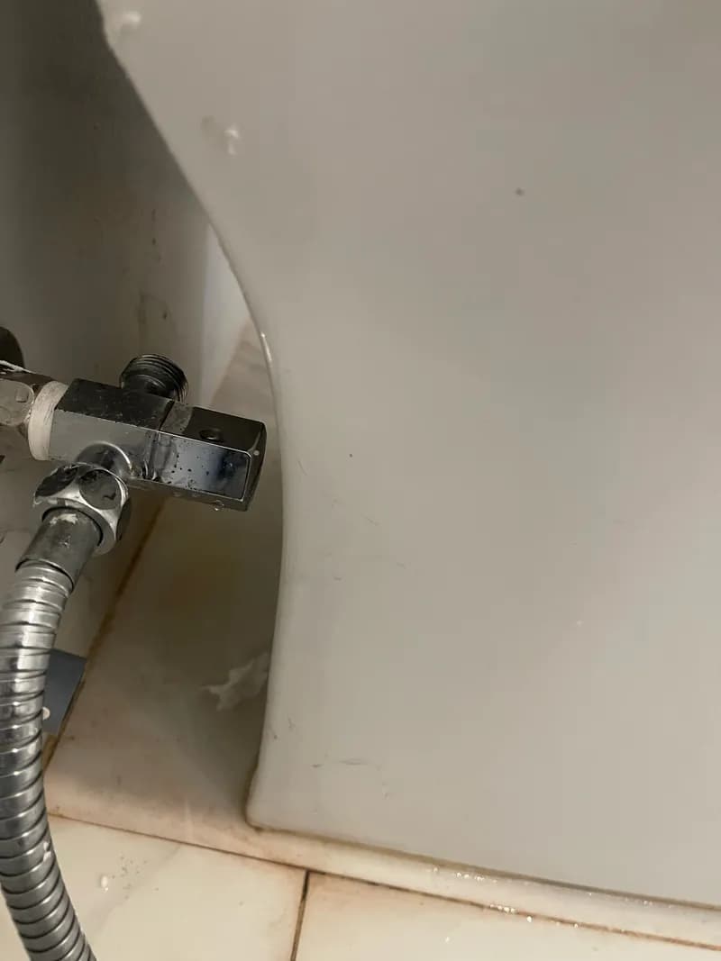 Thay van khóa bồn cầu rò rỉ nước tại quận Tân Phú tại Tân Phú