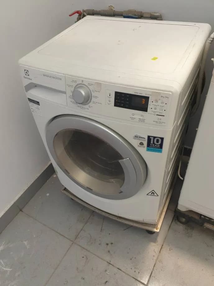 Sau khi hoàn thành sửa máy giặt cửa trên Toshiba tại phường Tân Phong Quận 7, Quận 7 — thợ Phan Chí Tâm