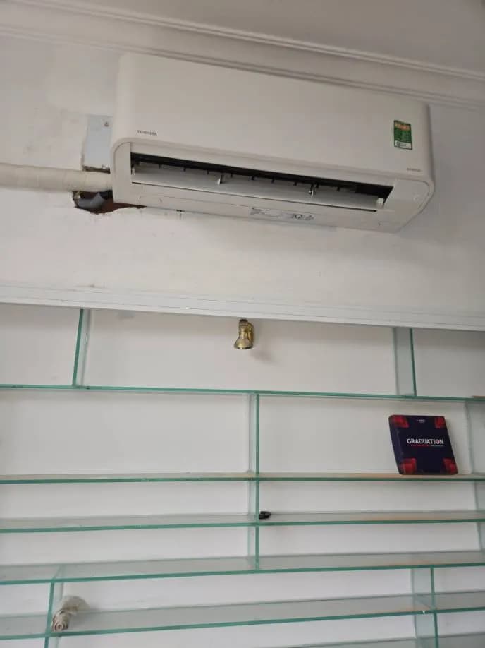 Sau khi hoàn thành sửa máy lạnh treo tường Toshiba tại Bình Thạnh — thợ Lê Hữu Lộc (5 sao)