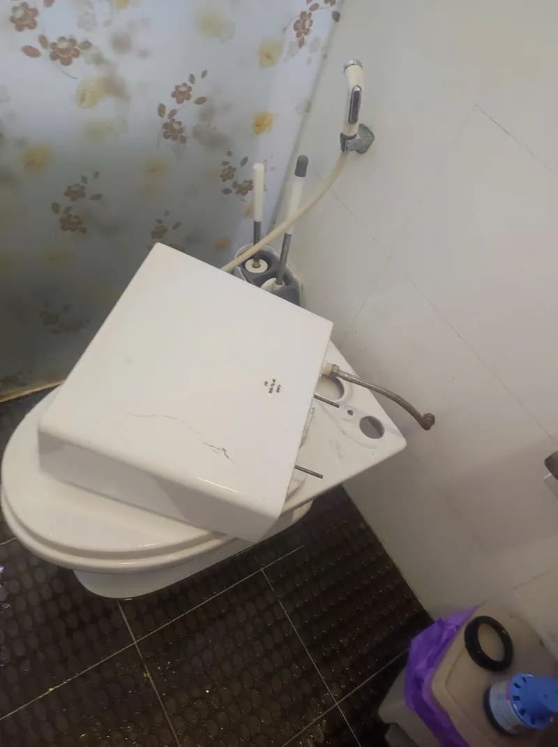 Trước sửa bồn cầu TOTO tại Phường Tăng Nhơn Phú A, Thủ Đức — thợ Bùi Văn An