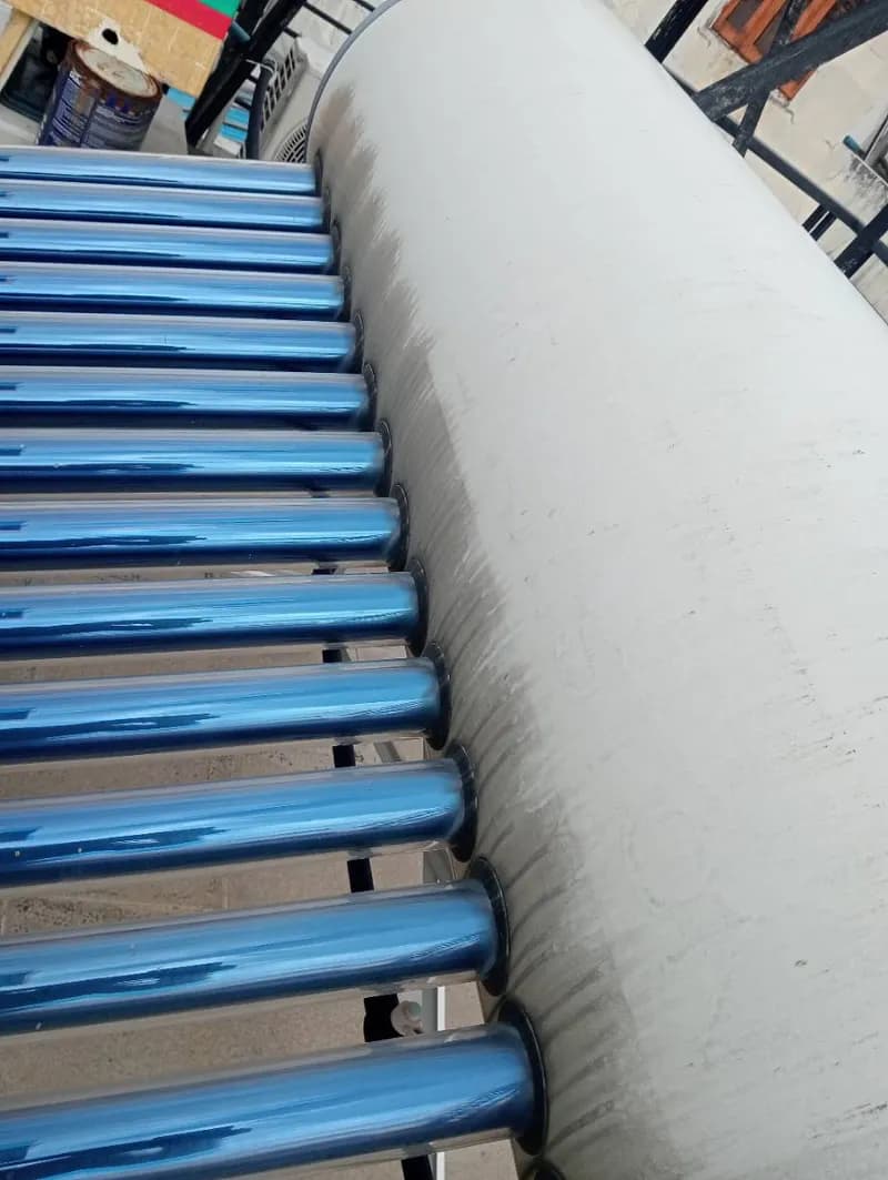 Trước sửa máy nước nóng năng lượng mặt trời tại Bình Thạnh — thợ Võ Hồng Hải