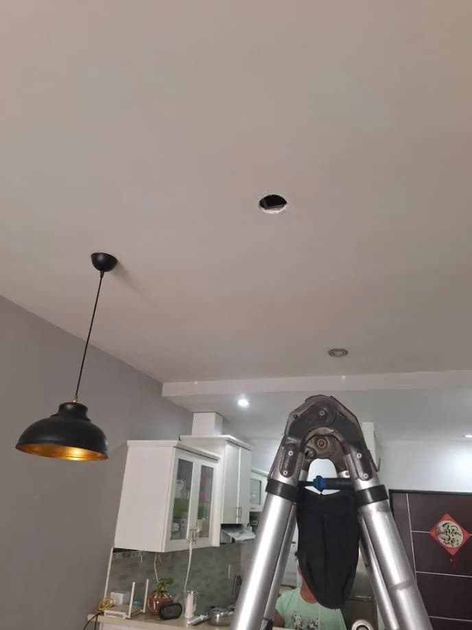 Trước sửa quạt trần Mitsubishi tại p. Tân Hưng, Quận 7 — thợ Trần Quốc Đông