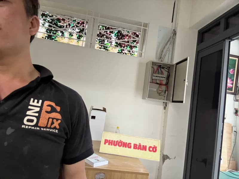 Trước sửa hệ thống điện âm tường Schneider tại Tân Phú — thợ Hồ Như Vũ