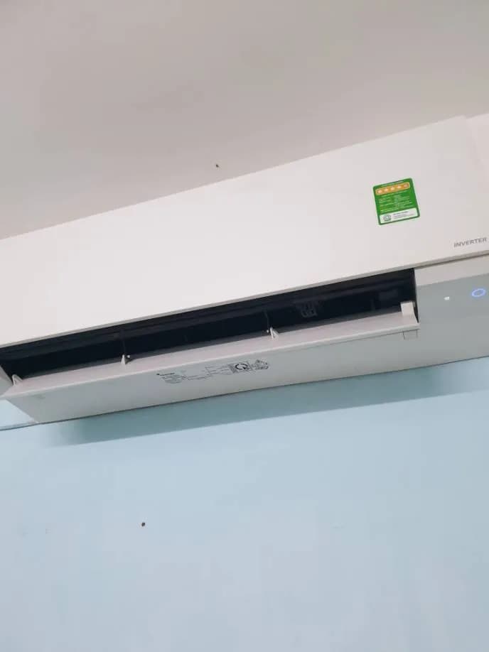 Trước sửa máy lạnh treo tường tại phường vườn lài TP.hcm, Quận 10 — thợ Phan Chí Tâm