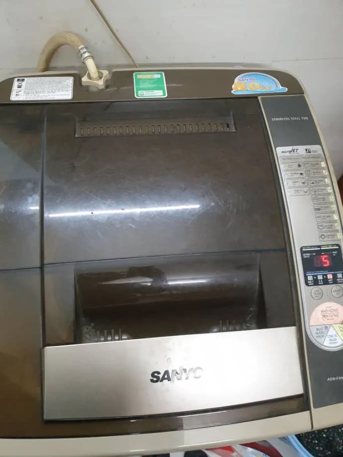 Trước sửa máy giặt cửa trên Sanyo tại Quận 7 — thợ Phan Chí Tâm