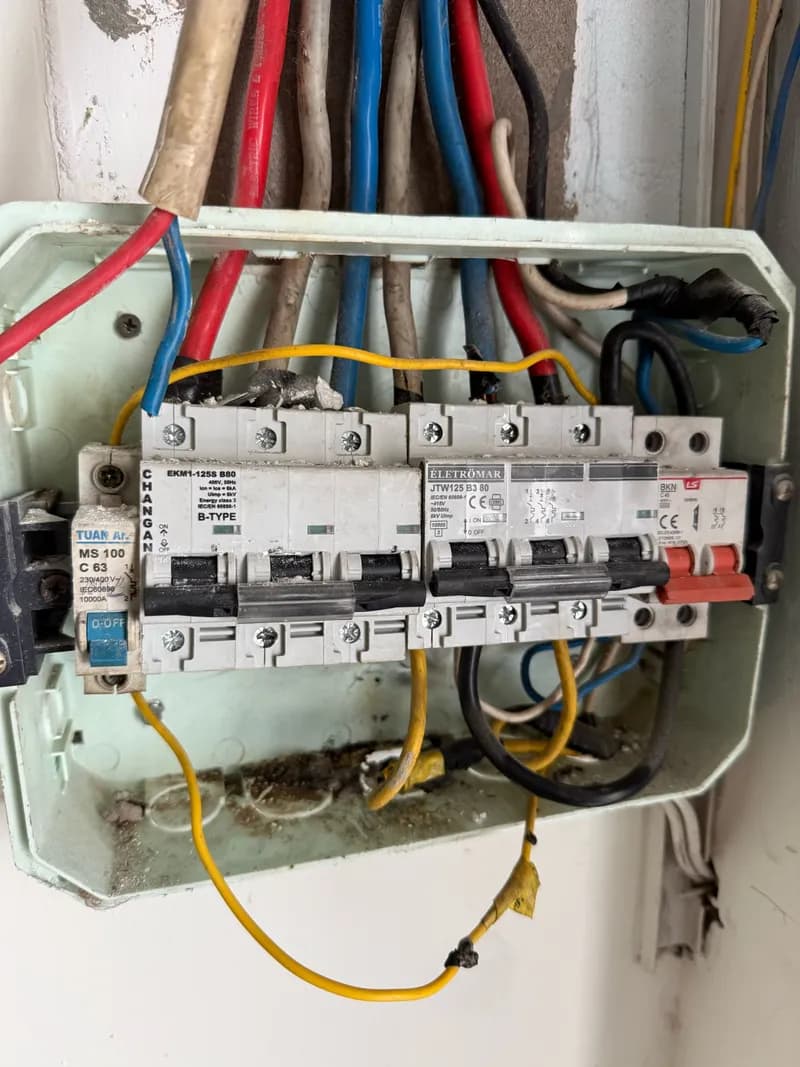 Trước sửa quạt trần tại Quận 3 — thợ Hồ Như Vũ
