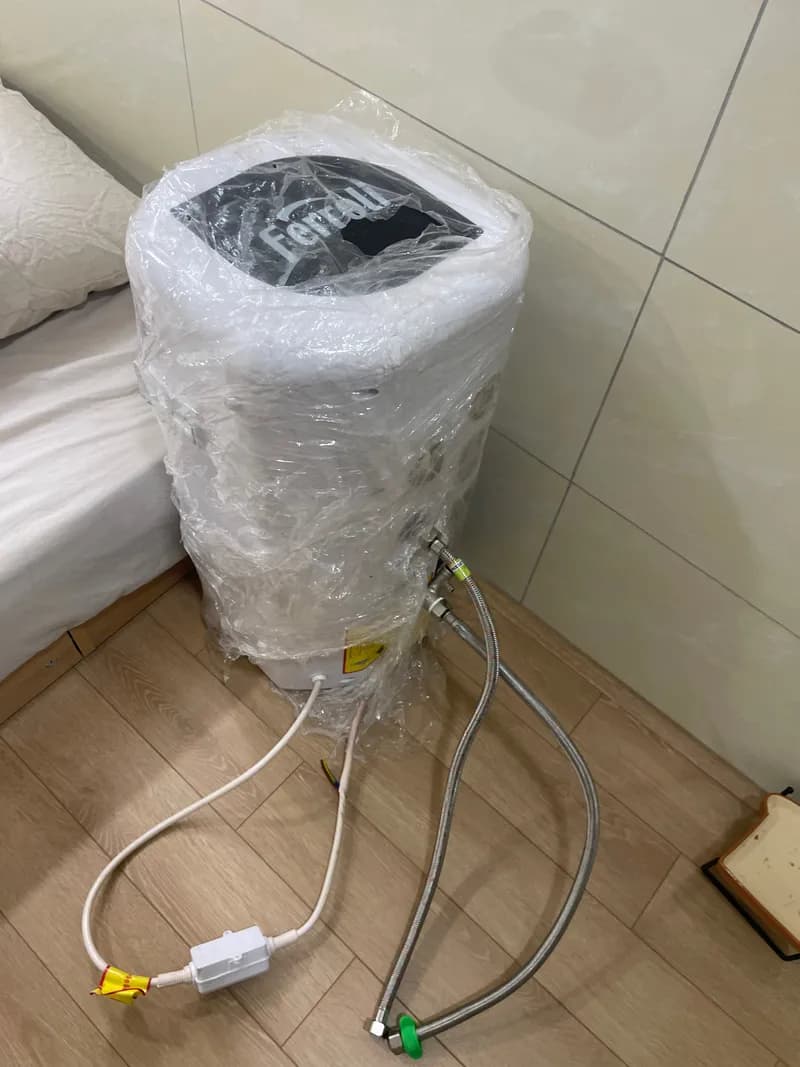 Trước sửa máy nước nóng gián tiếp tại Quận 12 — thợ Nguyễn Quốc Bảo