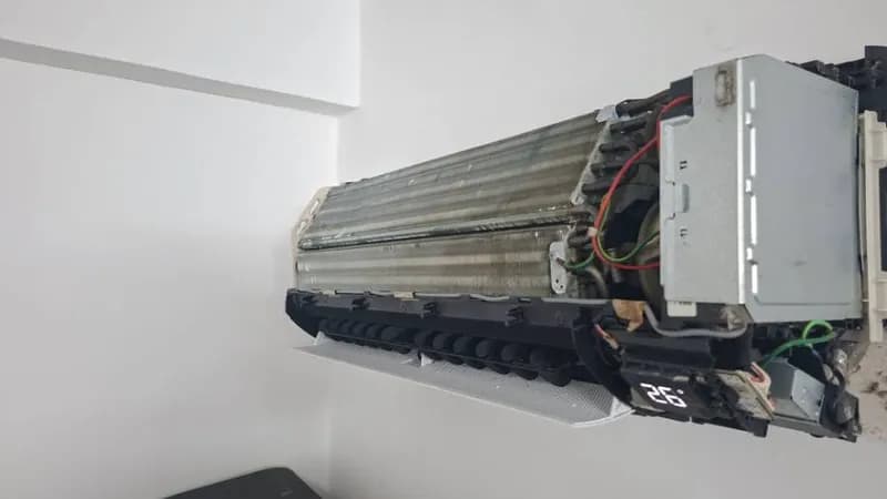 Trước sửa máy lạnh treo tường Samsung tại TPHCM — thợ Nguyễn Thanh Tiến