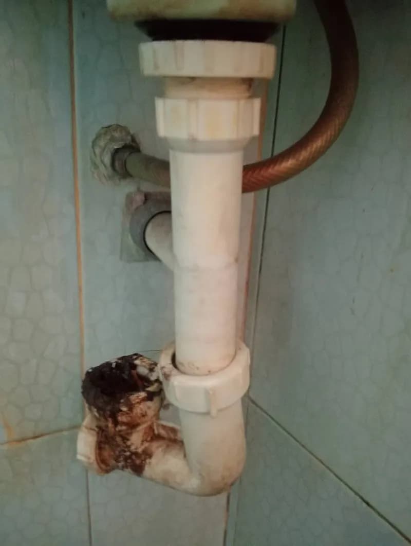Trước sửa lavabo tại Quận 3 — thợ Võ Hồng Hải