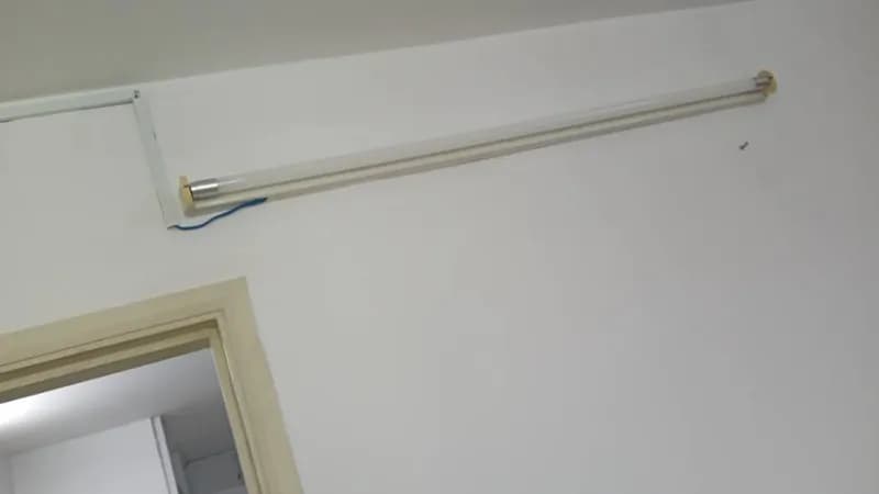 Trước sửa đèn tuýp LED tại Bình Thạnh — thợ Trần Văn Khanh