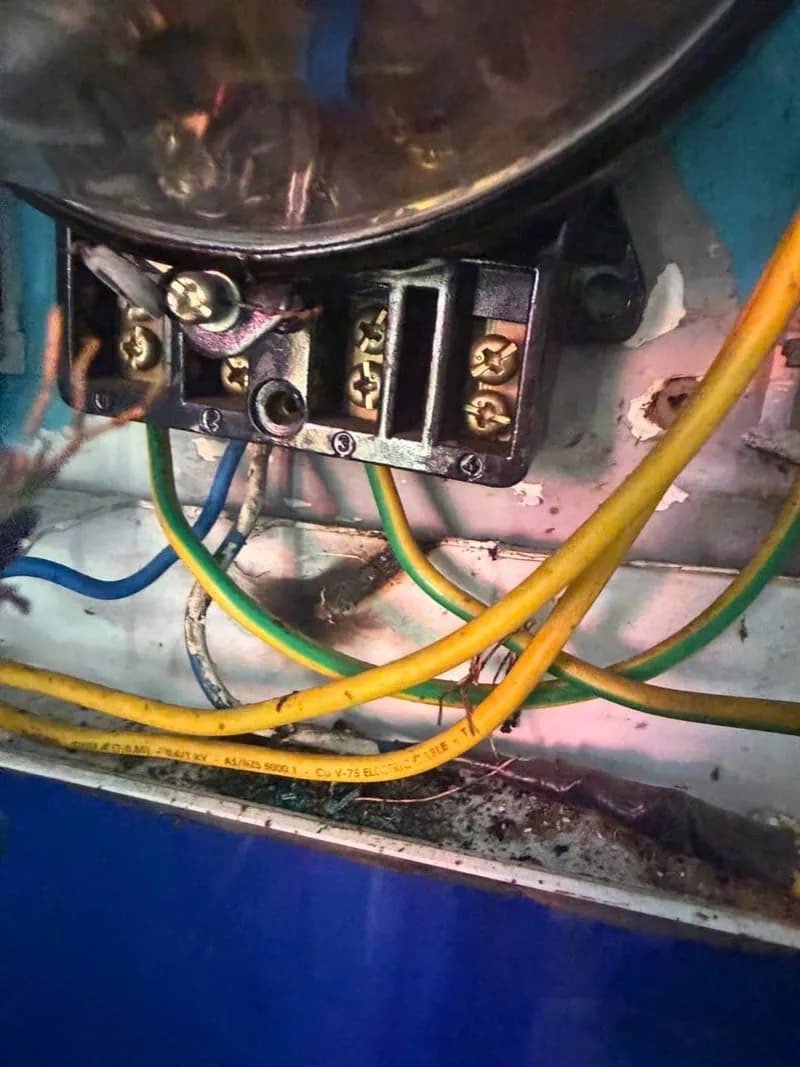 Trước sửa công tơ điện Vanlock tại Phường Phước Long, Thủ Đức — thợ Bùi Văn An