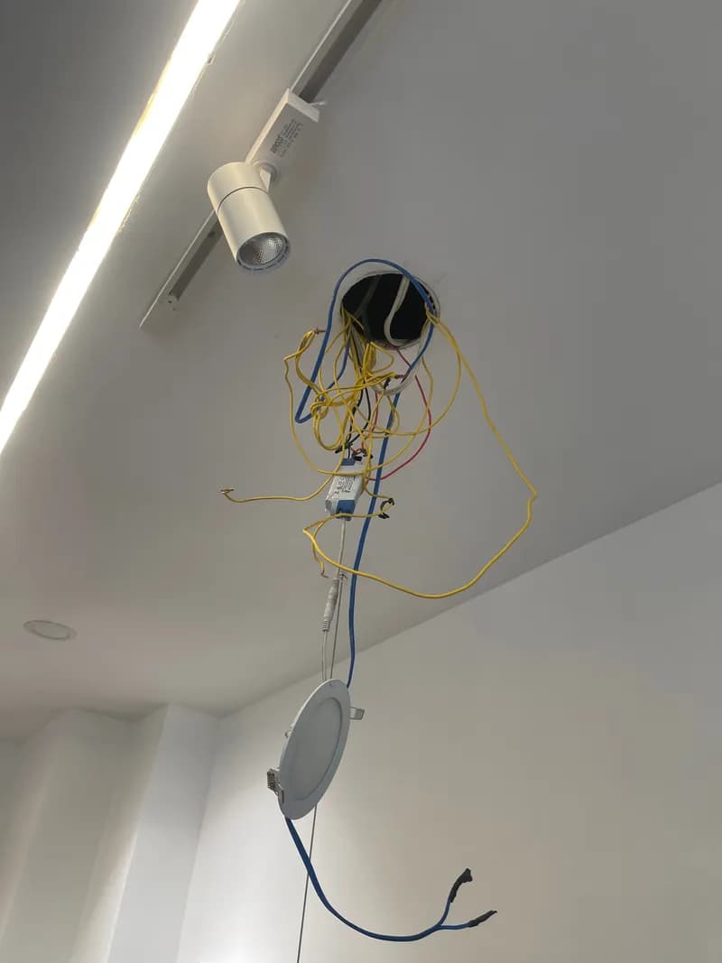 Trước sửa CB điện Schneider tại Bình Thạnh — thợ Nguyễn Quốc Bảo