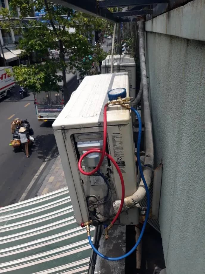 Sau khi hoàn thành sửa máy lạnh treo tường Panasonic tại P.HCM, Quận 1 — thợ Đặng Anh Huy