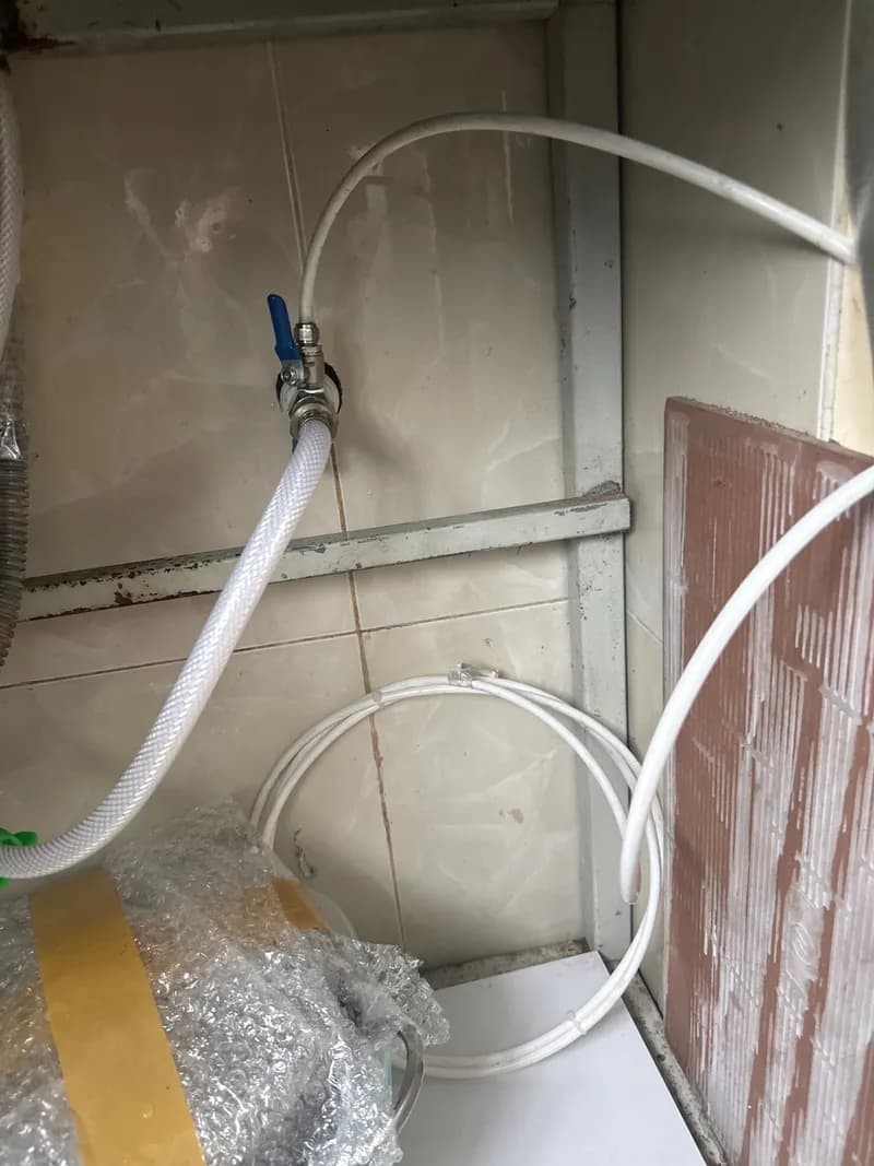 Sau khi hoàn thành sửa đường ống cấp nước tại Tân Bình — thợ Nguyễn Thành Trọng
