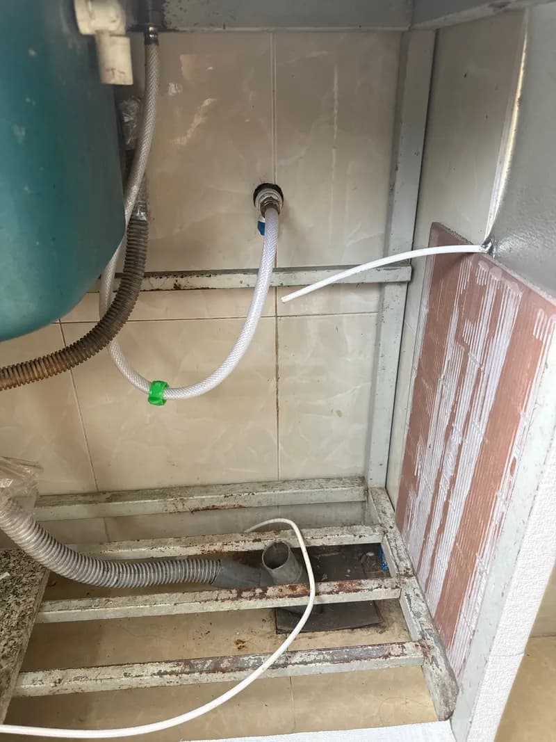 Trước sửa đường ống cấp nước tại Tân Bình — thợ Nguyễn Thành Trọng