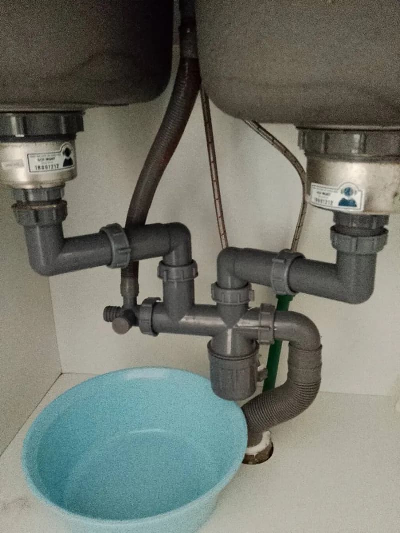 Trước sửa bồn rửa chén tại Quận 10 — thợ Đỗ Văn Nhiều