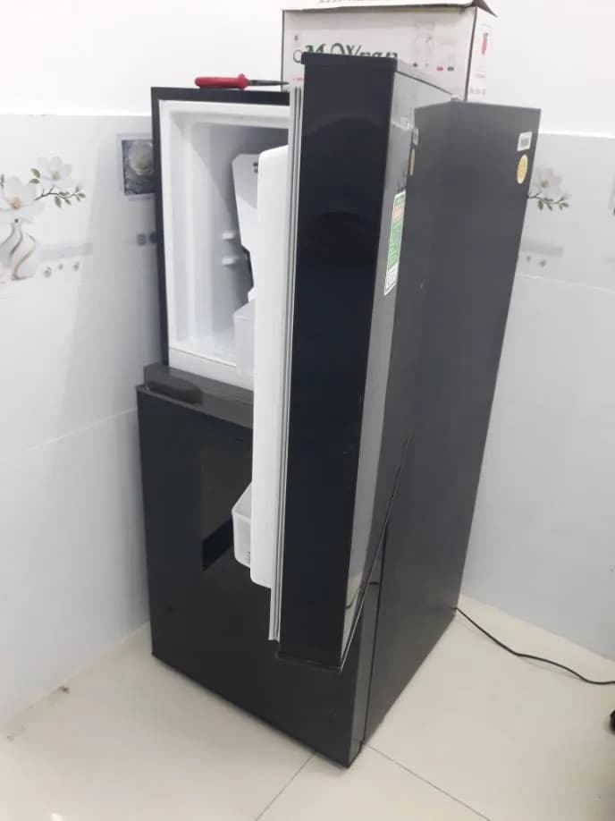 Trước sửa tủ lạnh Sharp tại Quận 4 — thợ Đặng Anh Huy