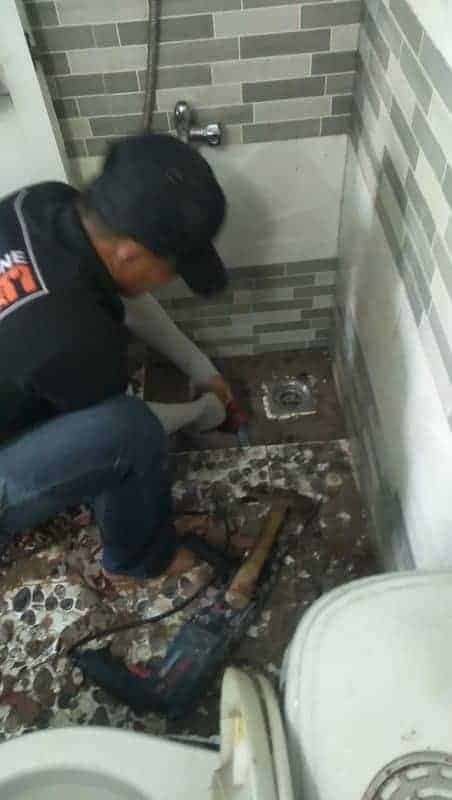 Hoàn thiện và kiểm tra độ kín của hệ thống trước khi lắp đặt thiết bị vệ sinh.