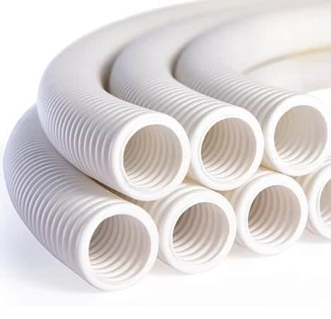 Cuộn ống ruột gà nhựa PVC màu trắng linh hoạt, dễ thi công.