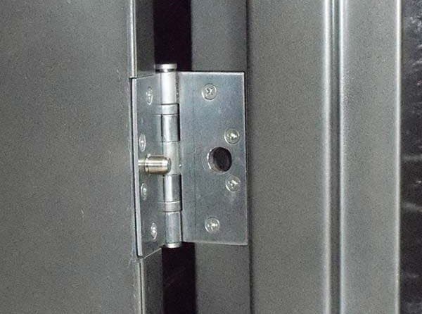 Sửa Cửa Sắt Tại Nhà: Cách Sửa Cửa Bị Xệ Đơn Giản