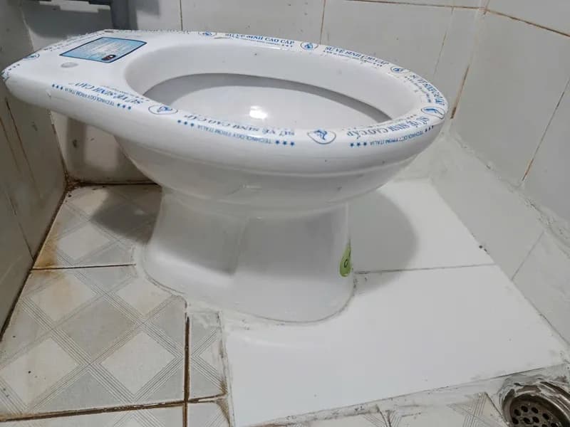 Sau khi hoàn thành sửa bồn cầu tại Phường Tân Bình, Tân Bình — thợ Bùi Văn An