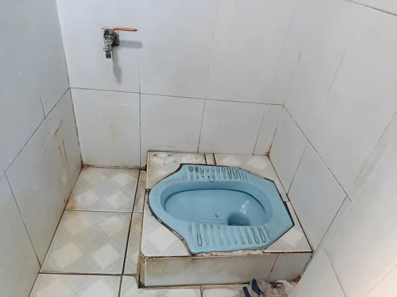 Trước sửa bồn cầu tại Phường Tân Bình, Tân Bình — thợ Bùi Văn An