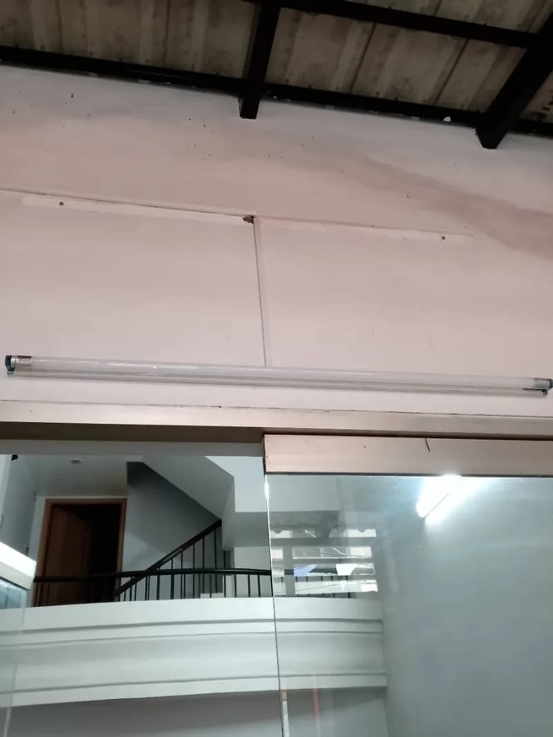 Sau khi hoàn thành sửa đèn tuýp tại Phường 5, Quận 3 — thợ Trương Công Việt Trân (5 sao)