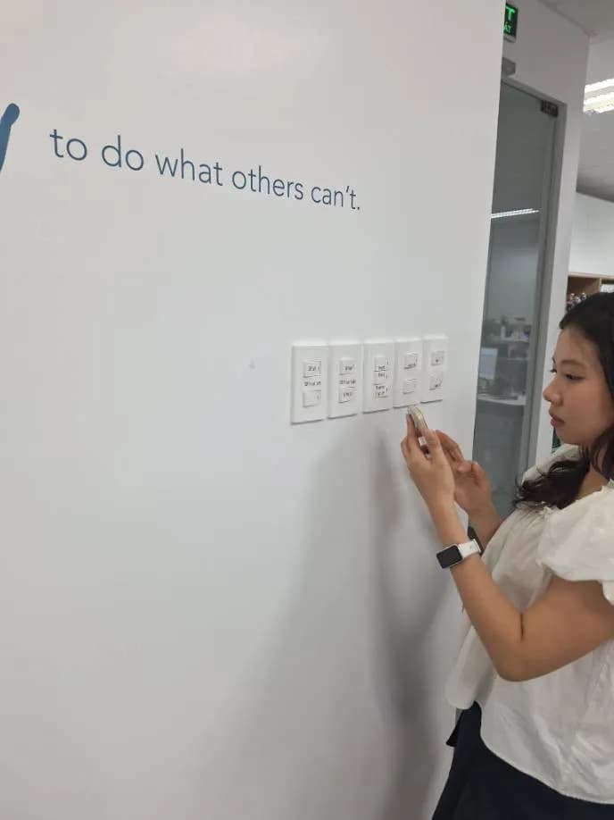 Sau khi hoàn thành sửa công tắc điện tại Quận 7 — thợ Trần Quốc Đông