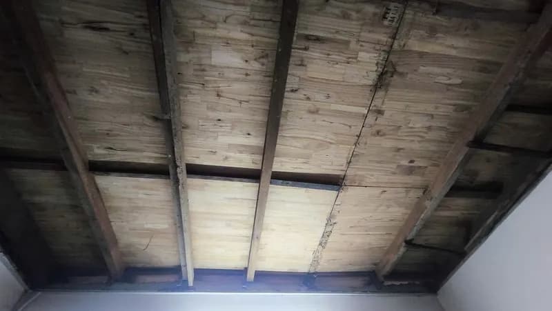 Trước sửa trần nhà tại P.13, Quận 10 — thợ Bùi Văn An
