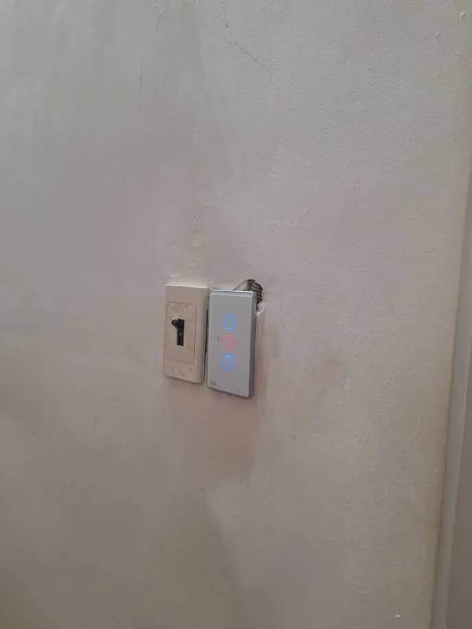 Sau khi hoàn thành sửa công tắc điện Tuya tại Phường 1 Quận 8, Quận 8 — thợ Trần Quốc Đông