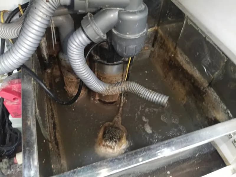 Trước khi sửa: Vệ sinh thông tắc bể tách mỡ bồn rửa tại Quận 1 tại Quận 1