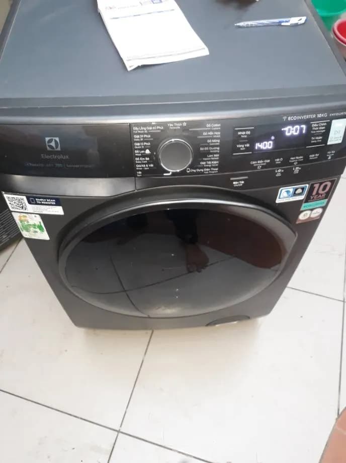 Sau khi hoàn thành sửa máy giặt cửa ngang Electrolux tại Phú Nhuận — thợ Lê Hữu Lộc