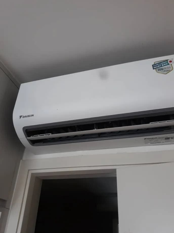 Trước sửa máy lạnh treo tường Daikin tại P.HCM, Quận 7 — thợ Phạm Ngọc Duy