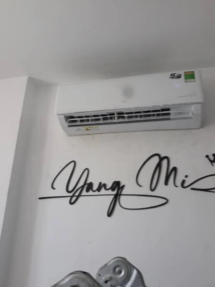 Trước sửa máy lạnh treo tường TCL tại phường chánh hưng, Quận 8 — thợ Lê Hữu Lộc