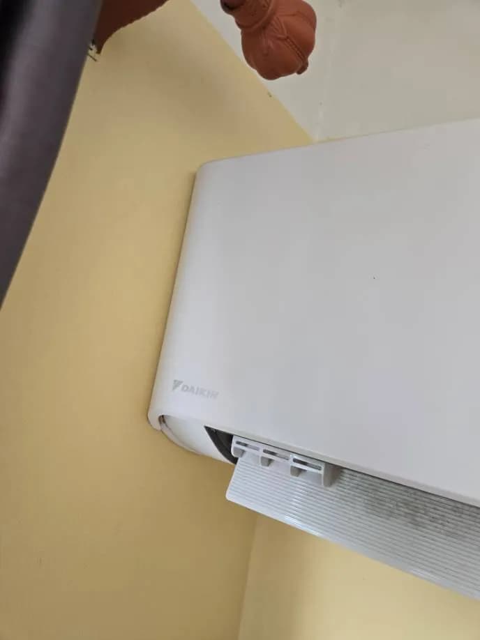 Sau khi hoàn thành sửa máy lạnh treo tường Daikin tại Quận 12 — thợ Lê Hữu Lộc (5 sao)