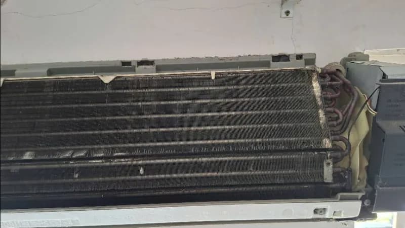 Trước sửa máy lạnh treo tường tại Quận 12 — thợ Lê Hữu Lộc