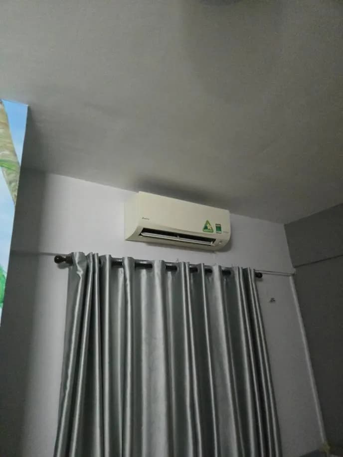 Sau khi hoàn thành sửa máy lạnh treo tường Daikin tại phường Phú Thạnh, Tân Phú — thợ Lê Hữu Lộc (5 sao)