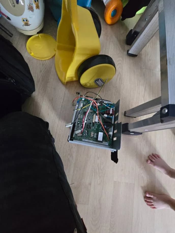Trước sửa máy lạnh treo tường Daikin tại phường Phú Thạnh, Tân Phú — thợ Lê Hữu Lộc