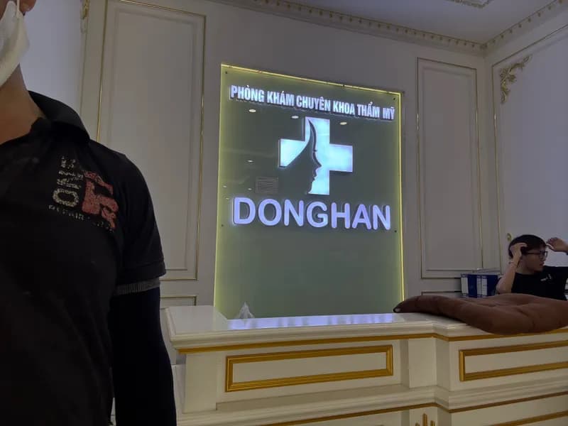 Thay thế đèn LED bảng hiệu chữ nổi phòng khám tại TPHCM tại TPHCM
