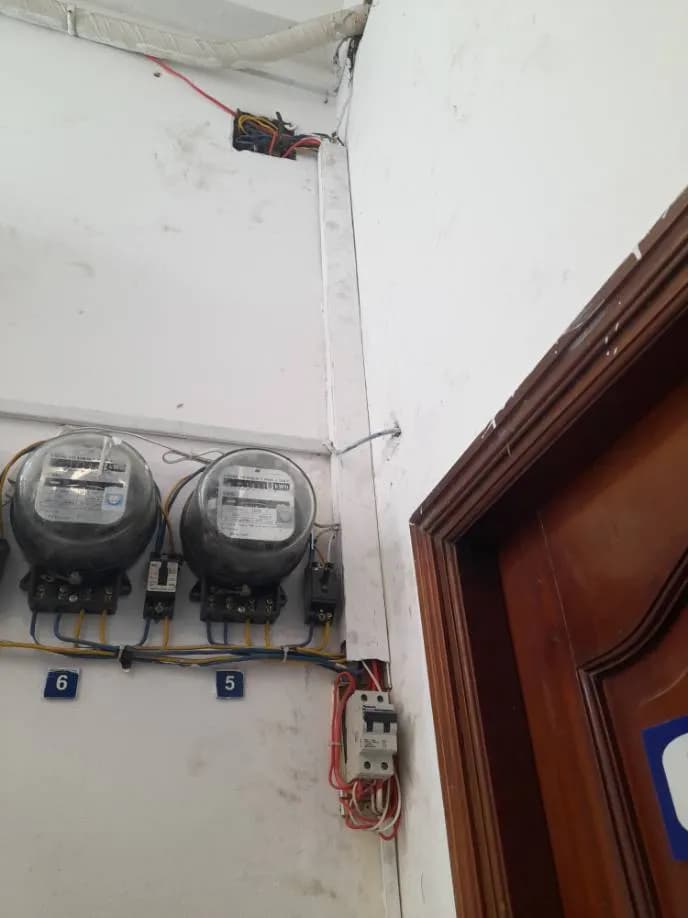 Sau khi hoàn thành sửa công tơ điện EMIC tại P.HCM, Tân Bình — thợ Trương Công Việt Trân