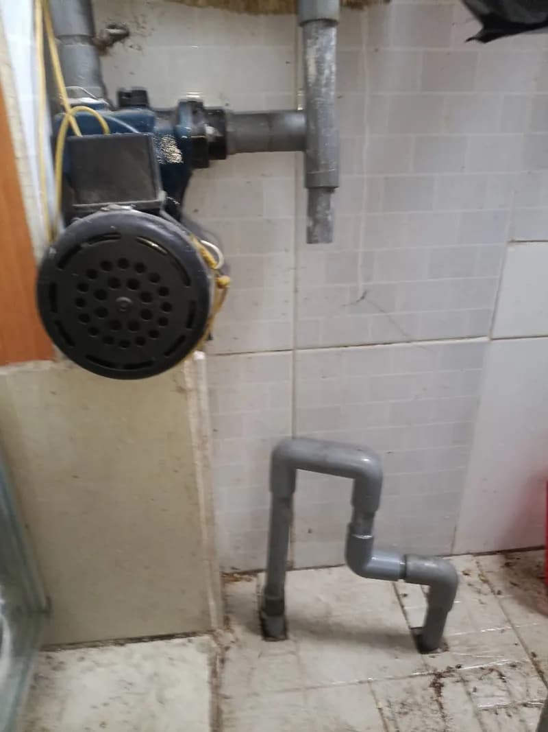 Trước sửa máy bơm tăng áp tại Bình Tân — thợ Võ Hồng Hải