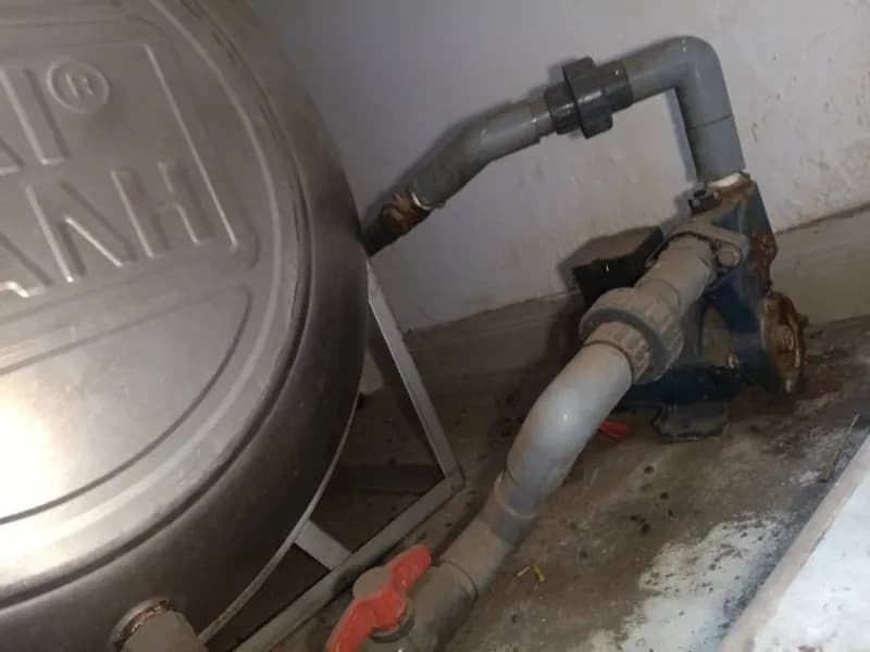 Sau khi hoàn thành sửa máy bơm nước Kawasan tại Bình Tân — thợ Bùi Văn Bảo